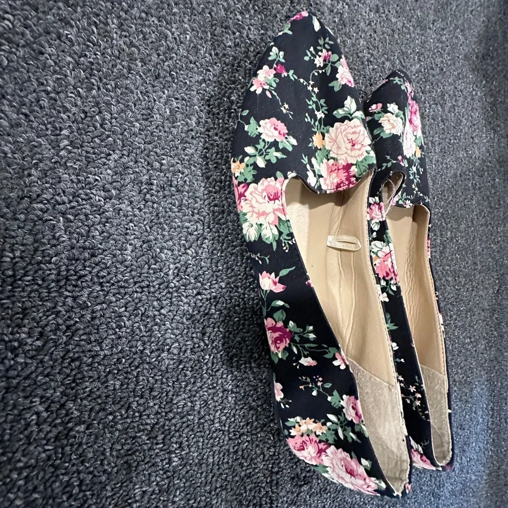 Charles Albert Floral Slip On Loafers Women's Black Pink Rose Flats Size 8.5
